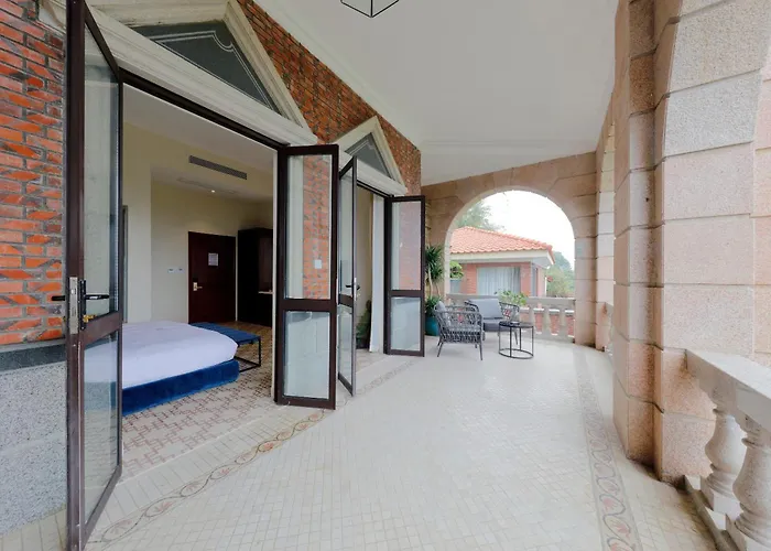 Linggan Linghai Hotel